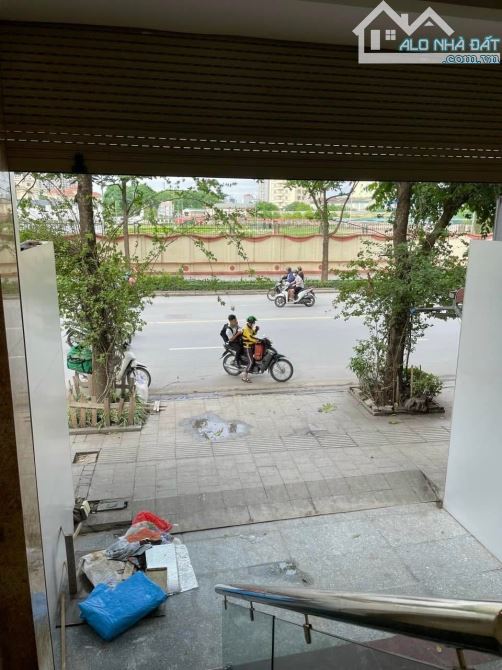 Cần bán toà văn phòng mặt phố Lê Trọng Tấn Thanh Xuân 190m2 x 8T MT 6m giá 78,9 tỷ