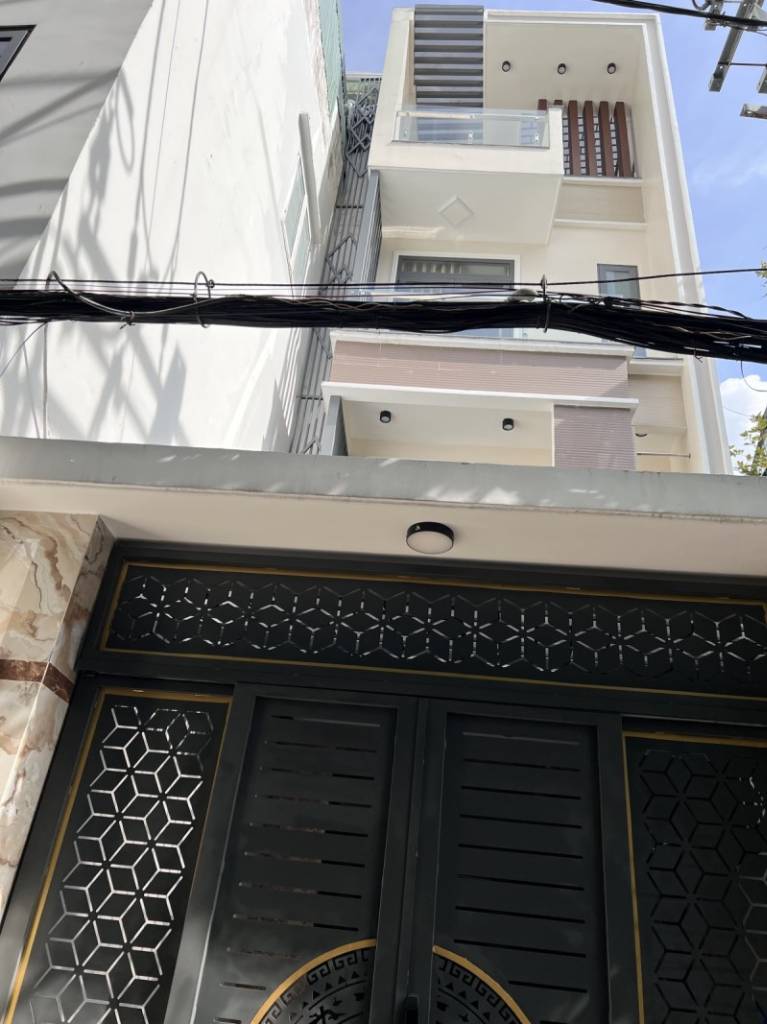 Bán nhà nở hậu mặt tiền Cầm Bá Thước, Phú Nhuận, 4x17m, 4 tầng, chỉ 14.2 tỷ