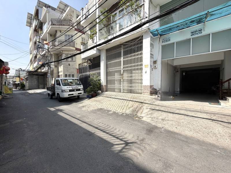 Hàng hiếm, bán nhà HXH Quốc Lộ 13, Bình Thạnh, 5.2x16m, 7 tầng, chỉ 13.6 tỷ