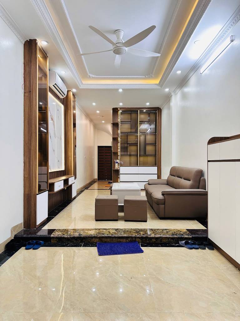 BÁN NHÀ MINH KHAI HIA BÀ TRƯNG, NHÀ ĐẸP Ở LUÔN, THANG MÁY, NGÕ THÔNG, 20M RA Ô TÔ TRÁNH