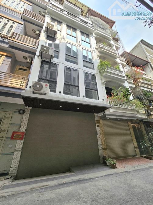 BÁN TÒA NHÀ VP 8 TẦNG 1 HẦM, CẦU GIẤY, VỊ TRÍ ÔTÔ TRÁNH, KD