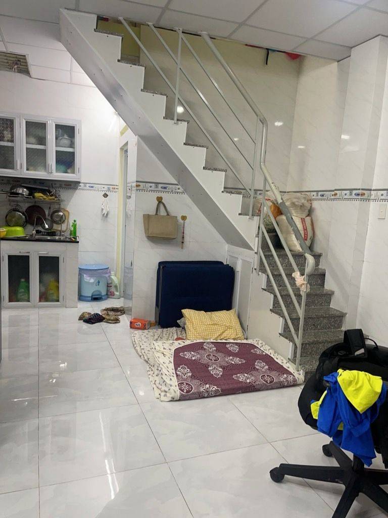 BÁN NHÀ LẠC LONG QUÂN TÂN BÌNH, 26M2 2 TẦNG 2PN 2WC, HƠN 2 TỶ, SỔ RIÊNG KHÔNG LỘ GIỚI