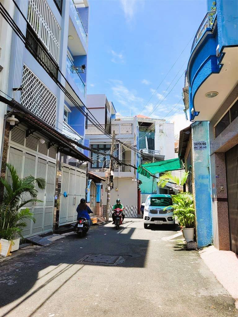 Bán nhà Trần Văn Quang Tân Bình, nhỉnh 2 tỷ, sổ vuông, hẻm ba gác, hoàn công đủ