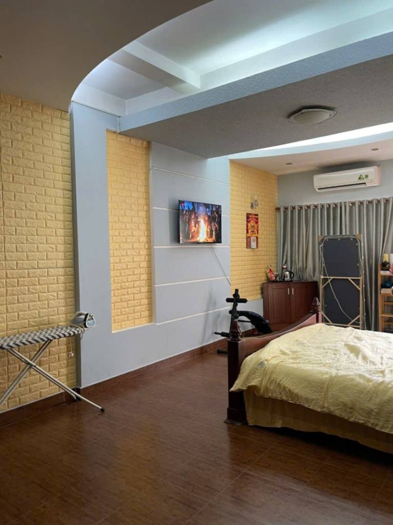 Bán nhà mặt tiền Ung Văn Khiêm Bình Thạnh 116m2 4 tầng giá 31 tỷ sổ hồng riêng