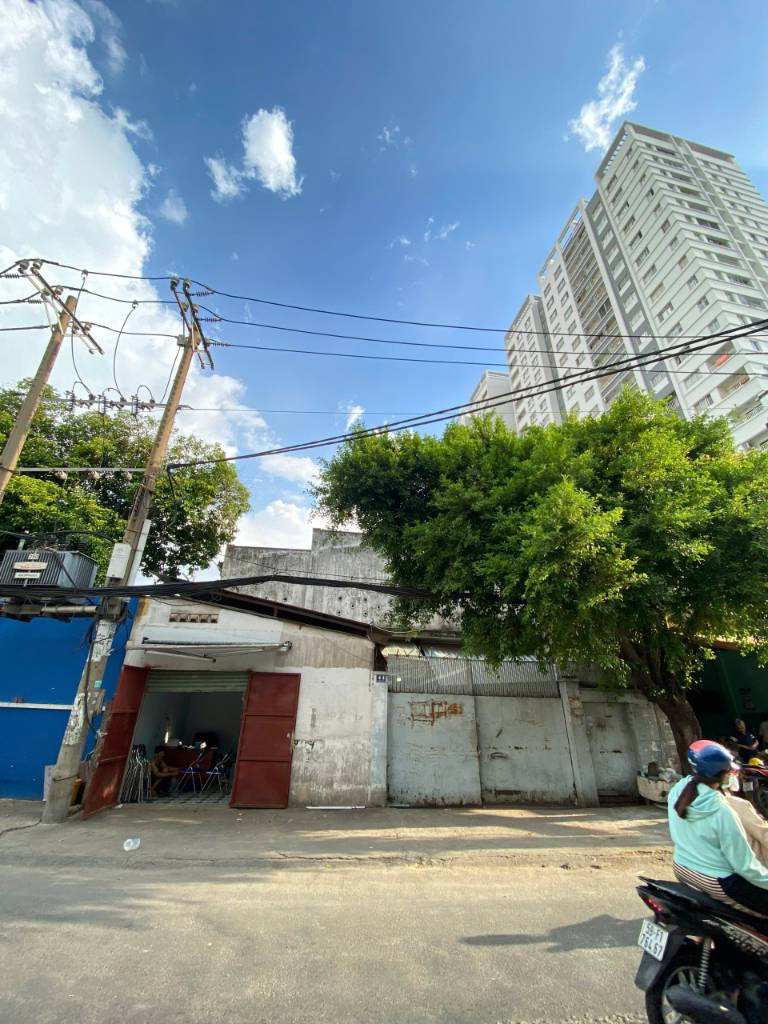 Bán gấp khuôn đất mặt tiền Trịnh Đình Thảo Tân Phú, DT 11 x 36m CTXD hầm 8 tầng giá bán 40 tỷ