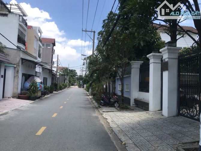 Biệt Thự Mặt Tiền Sân Vườn +CHDV Hiệp Bình Chánh Ngay GiGA Mall 12x21 =250m2 GIÁ 28 TỶ