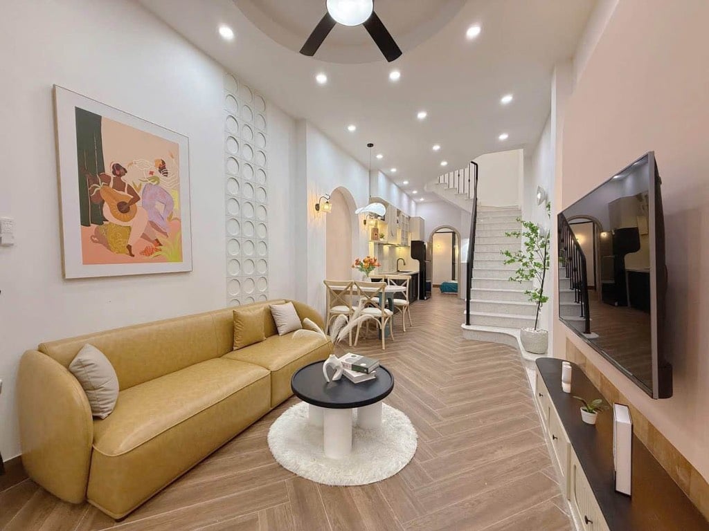 Bán nhà 3 tầng Nguyễn Văn Linh Hải Châu, 64m2 chỉ hơn 5 tỷ, full đồ vào ở ngay