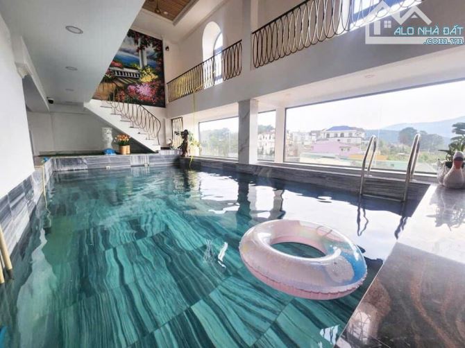 👉 Villa Sân Vườn MT An Sơn - P4 ( DT 207m2 Ngang 10m) - Nội Thất Sang Trọng - Có Hồ Bơi