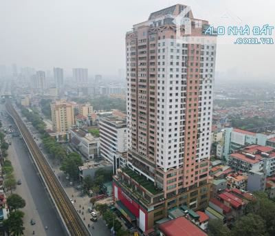 Công ty cần bán sàn văn phòng 800 m2 cả sàn. Sổ lâu dài, nội thất đẹp