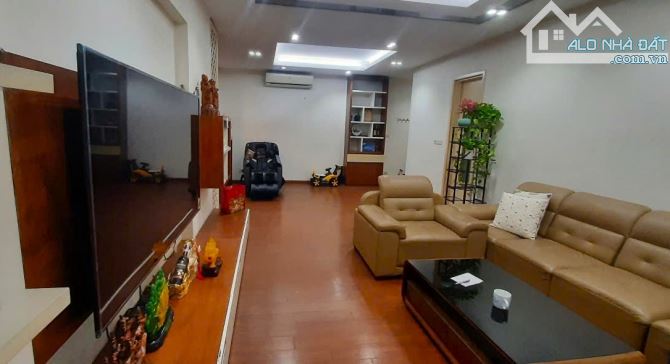 BÁN CĂN GÓC TẦNG 3 CHUNG CƯ SKYLIGHT MINH KHAI HAI BÀ TRƯNG 130M2 3PN 3WC - GIÁ 8.5 TỶ TL.