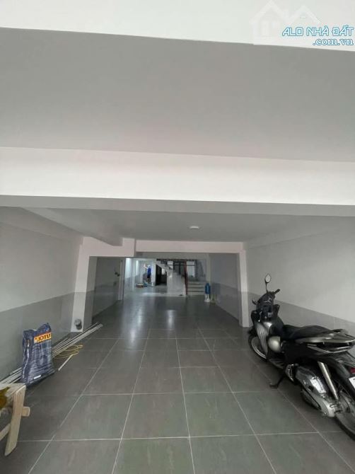 BÁN CĂN HỘ CAO CẤP 5 TẦNG – 20 PHÒNG CHO THUÊ – MẶT TIỀN PHƯỜNG NGUYỄN VĂN CỪ