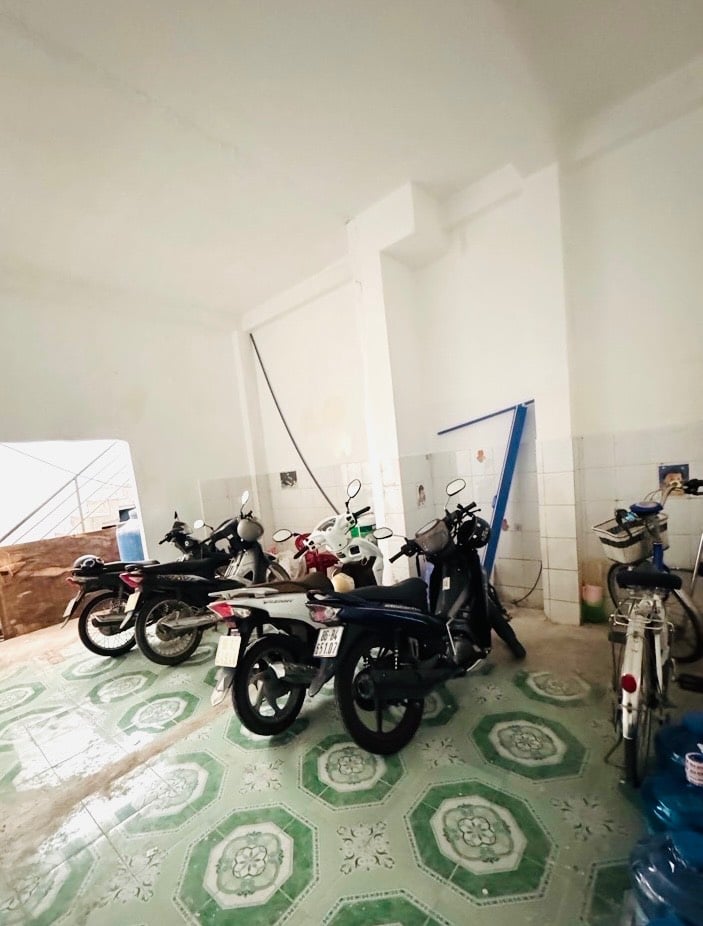 Bán tòa CHDV Bùi Tư Toàn Bình Tân, dt 128m2 8 phòng gần Bến Xe Miền Tây, giá 7,6 tỷ