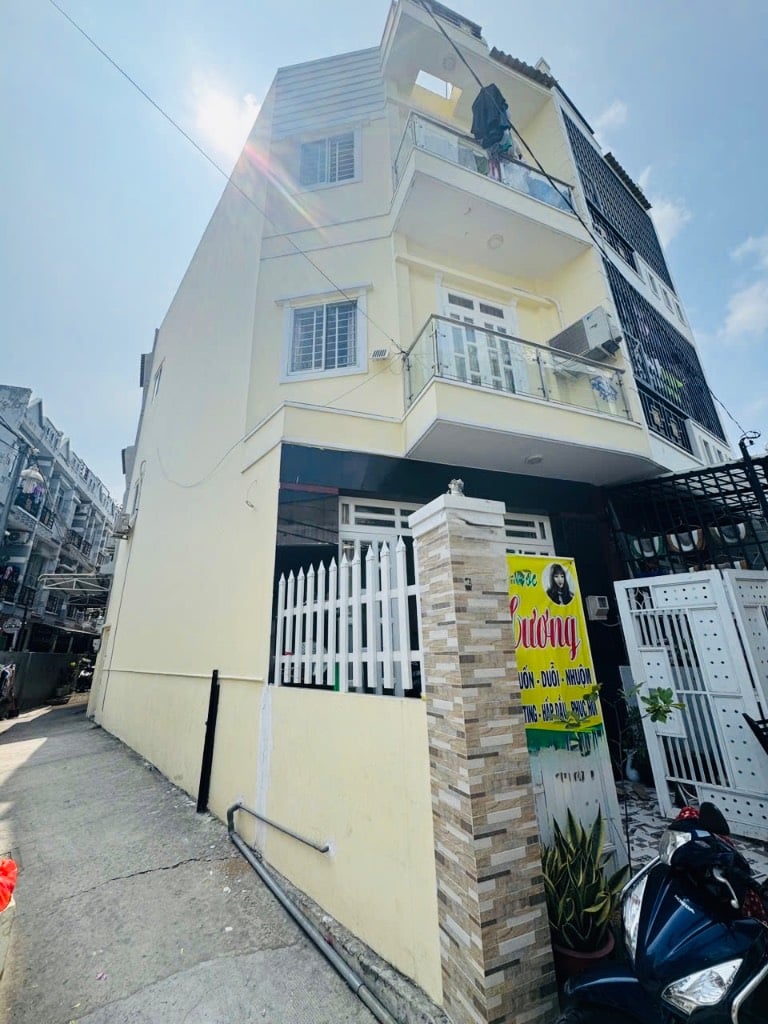 NHÀ 2 MẶT TIỀN PHÚ ĐỊNH, QUẬN 8, 3 TẦNG 4PN 4WC XE HƠI VÀO TỚI CỬA, CHỈ 5,35 TỶ