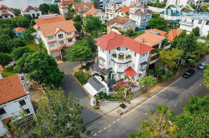 Độc Quyền! Bán Villa Góc 3 MT Nguyễn Văn Hưởng, Thảo Điền - VIEW SÔNG, Giá 88 Tỷ