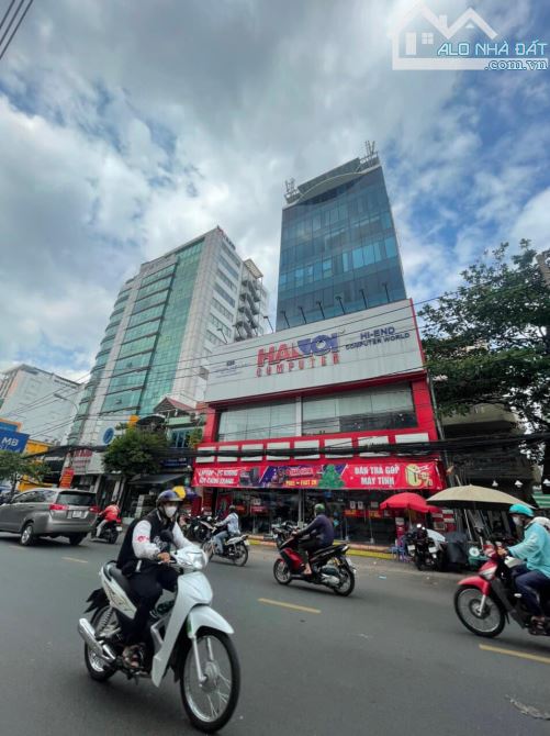 Tòa nhà văn phòng mặt tiền Cách Mạng Tháng 8, 1748m2, 12x26m, H-10 lầu, 180 tỷ