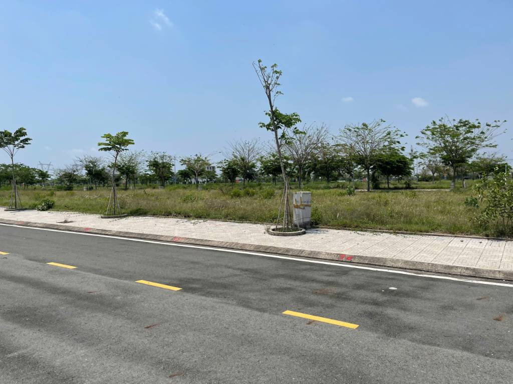 Bán đất lô đẹp Ora Park Đức Hòa, hướng ra bờ sông, sổ sẵn, gần Vinhomes Hóc Môn