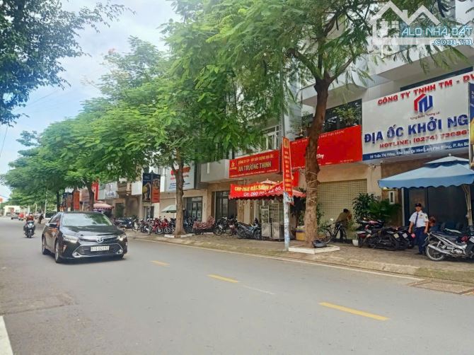 GẤP , BÁN NHÀ 3 lầu mặt tiền trần thị vững, khu himlam phú đông,dĩ an , 5X20m -chỉ 13 tỷ