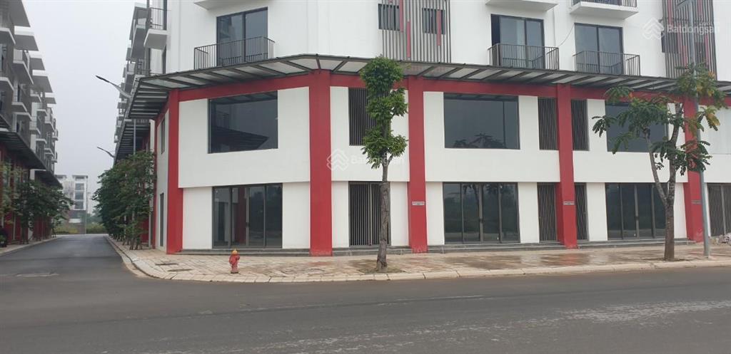 Cần bán căn góc sẻ khe 3 mặt thoáng dt 100m2, mt 6,2m vị trí đẹp, đối diện chung cư 0981 691 ***