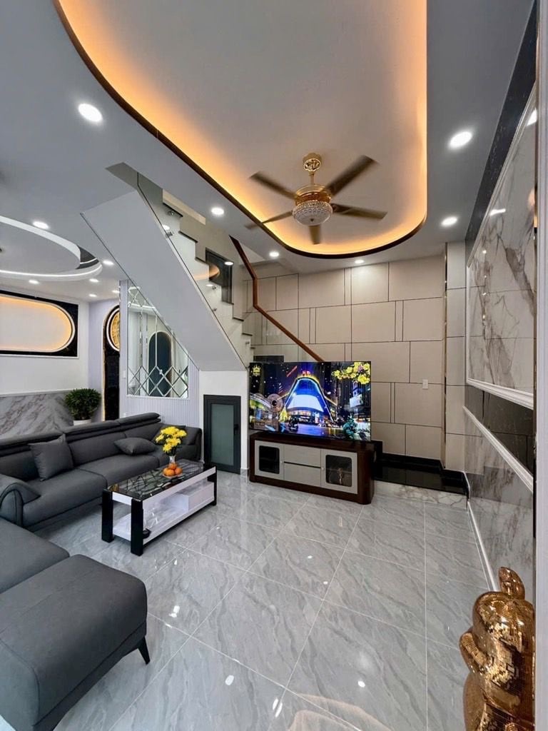 Bán nhà Tân Thuận Đông Quận 7, dt 45m² 4 tầng, tặng nội thất cao cấp, giá 9.4 tỷ hẻm xe hơi