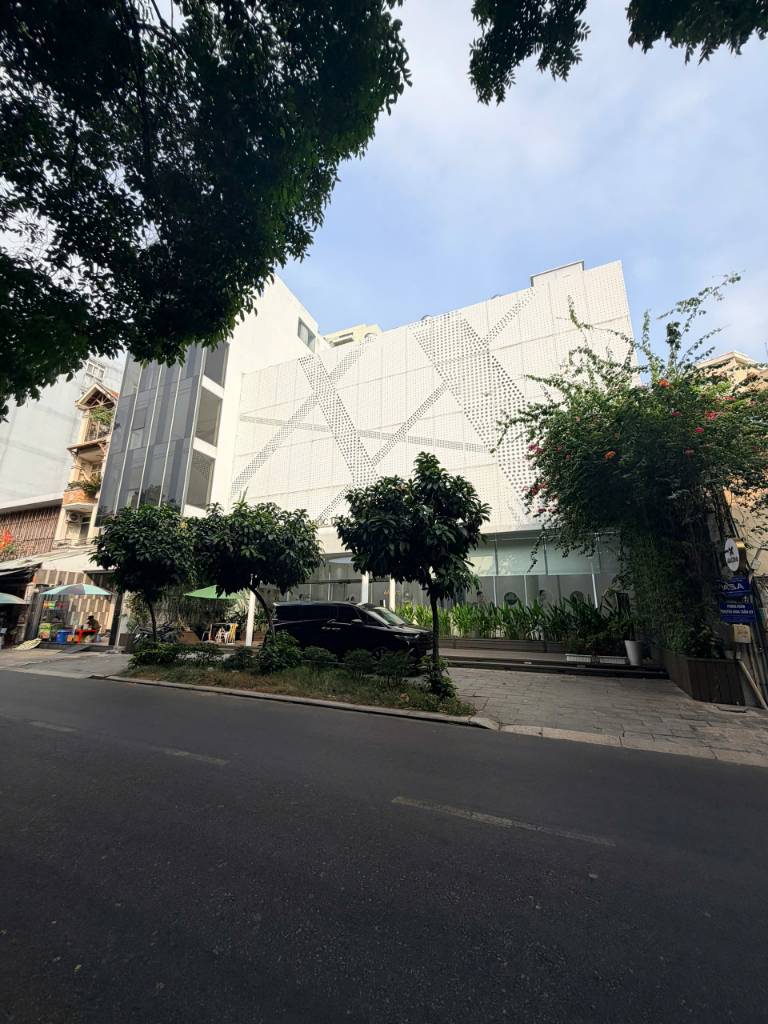 Bán nhà mặt tiền Ngô Thời Nhiệm Quận 3, dt 461m2 3 tầng, HĐT 400tr/th, giá 300 tỷ