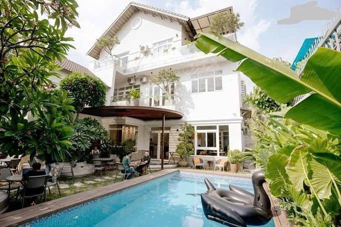 Bán biệt thự Trần Văn Sắc Thảo Điền Quận 2, dt 459m2 có hồ bơi, giá 160 tỷ