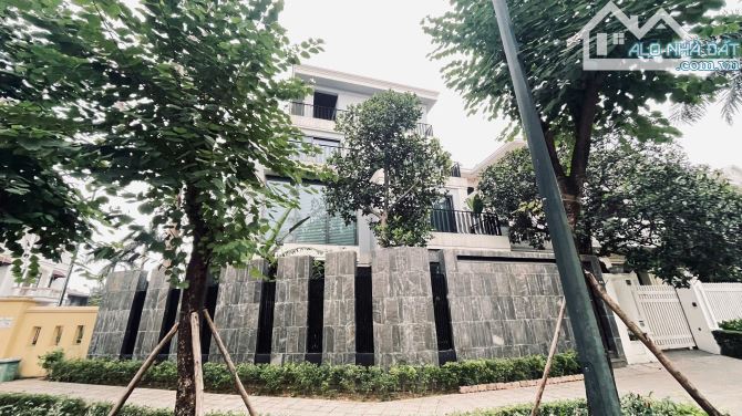 Bán Biệt thự Vườn Đào, Quận Tây Hồ, ven Hồ Tây Biệt thự đẳng cấp 286m 216 tỷ