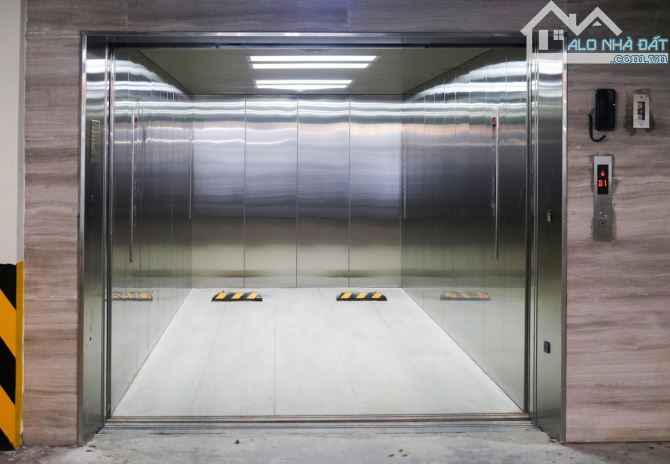 Bán toà VP mặt phố Hai Bà Trưng, Hoàn Kiếm, DT 320m2 x MT 12.5m x 11 tầng 2 hầm Giá 338 tỷ