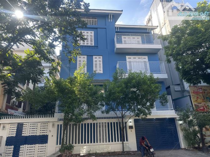 Biệt Thự 5 Tầng Gara Trần Kim Xuyến 125m2 Mt 10m Trong Khu Lão Thành Cách Mạng Xịn Vip