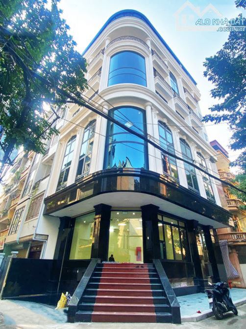 Bán Tòa Văn Phòng Mặt Phố Tôn Thất Thiệp, Ba Đình DT 166m2, 9T, MT 10,2m. Giá Cực Rẻ