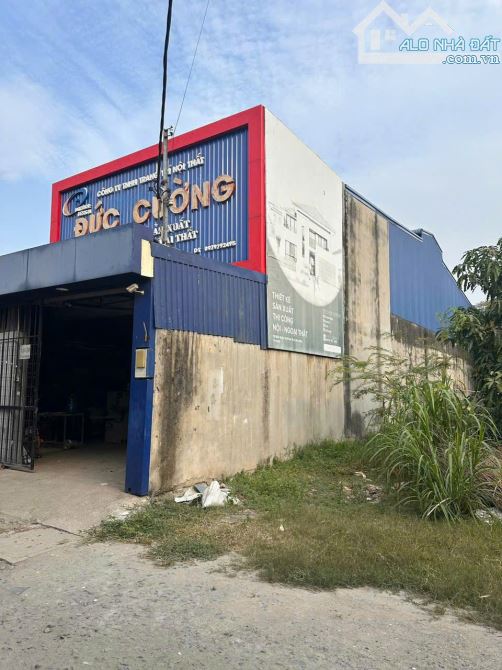 Bán xưởng Nguyễn Thị Thử. Dt 233m2 full thổ. Gần UBND xã XTS