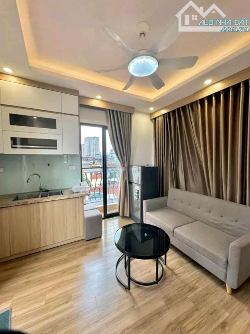 Bán tòa CCMN phố Giáp Nhất, Thanh Xuân 82m2x8T MT8m 25PKK doanh thu 1.3 tỷ/năm