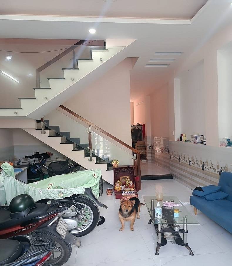 Bán nhà Phan Văn Hớn, Hóc Môn, hẻm xe hơi 8m, 82m2 2 tầng, nhỉnh 4,x tỷ