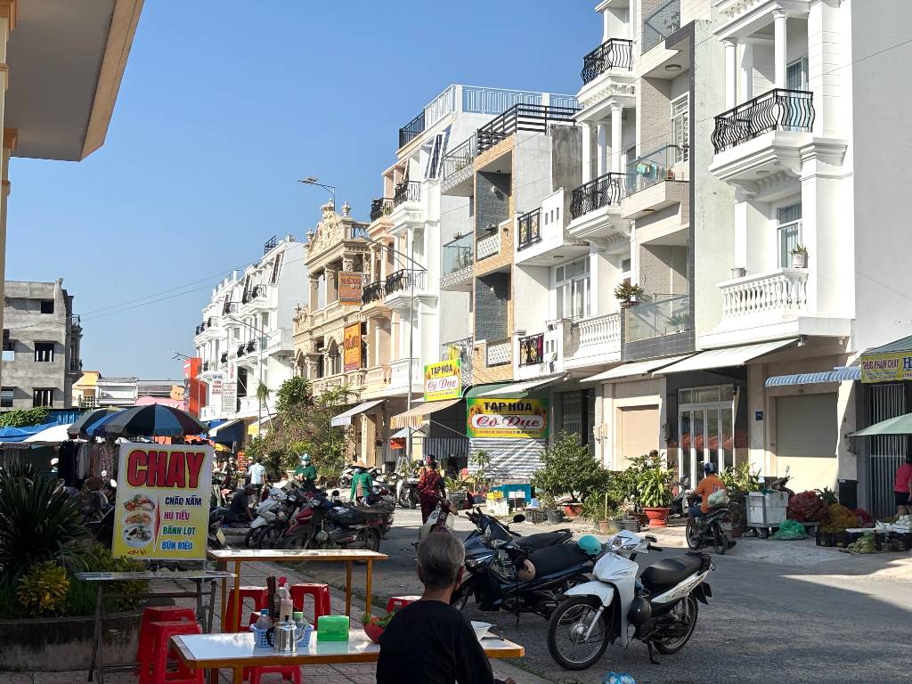 BÁN NHÀ PHỐ MẶT TIỀN ĐƯỜNG SỐ 2, TRỰC DIỆN CHỢ CÁI VỒN, NỞ HẬU ĐẸP, KHU ĐỒNG BỘ