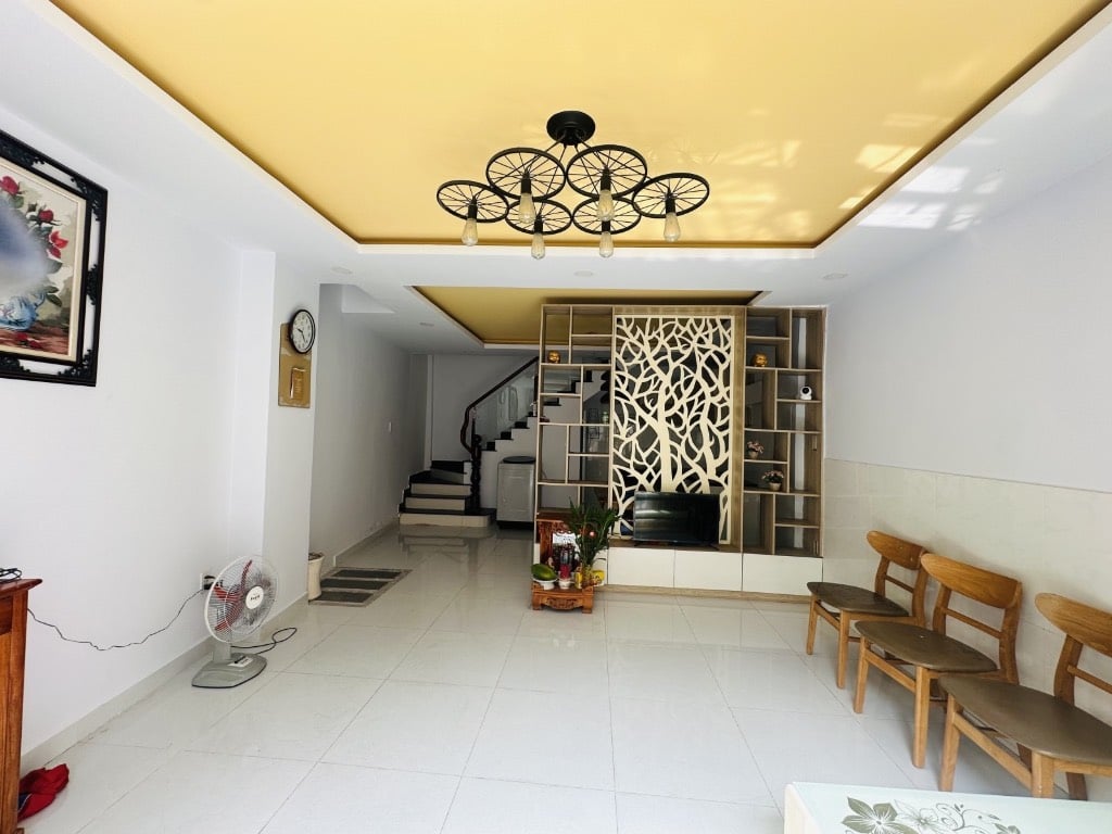 BÁN NHÀ HIỆP PHÚ, QUẬN 9, 2 TẦNG 36M2, GẦN VINCOM LÊ VĂN VIỆT, GIÁ CHỈ 4.25 TỶ