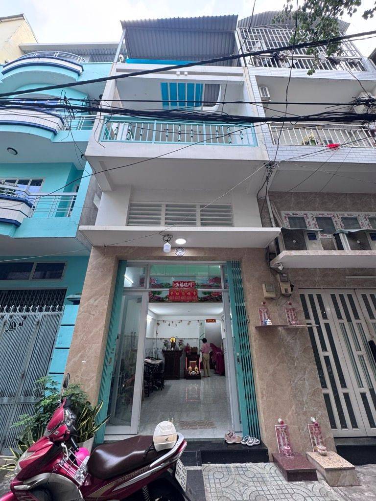 BÁN NHÀ HÁI PHIÊN QUẬN 11, DT 32M2 3 TẦNG HẺM 4M THÔNG, GIÁ 6,4 TỶ