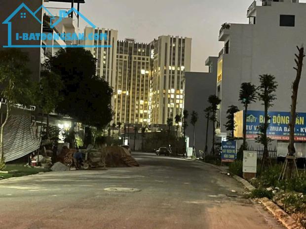 Bán Đất DV XUÂN PHƯƠNG, Đường 10m, vỉa hè ô tô đỗ, kinh doanh 75M2 giá 9.8 tỷ