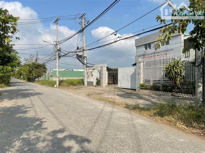 SIÊU PHẨM NHÀ XƯỞNG MẶT TIỀN ĐƯỜNG HÓC MÔN – 2.230M2, NGANG HIẾM 30M FULL THỔ. GÍA CHỈ 58T