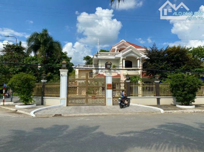 Bán biệt thự sân vườn góc 2 mặt tiền Cồn Khương vị trí cực đẹp siêu thoáng hoàn công