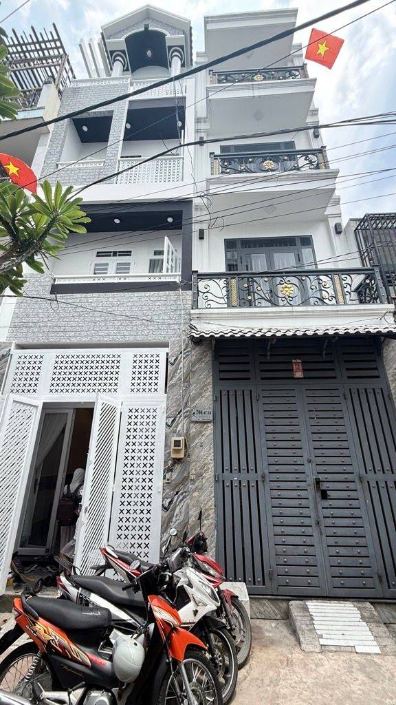 Bán nhà Bình Tân Hương Lộ 2, full nội thất, đường ô tô, trung tâm, giá hơn 6 tỷ