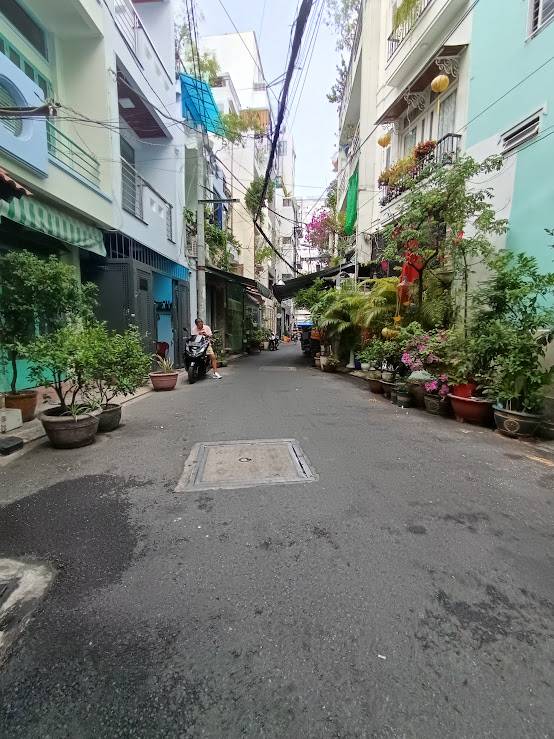 Bán nhà hẻm xe hơi Nguyễn Công Hoan, Phú Nhuận 61m2, giá 7.9 tỷ, vị trí đẹp ở ngay