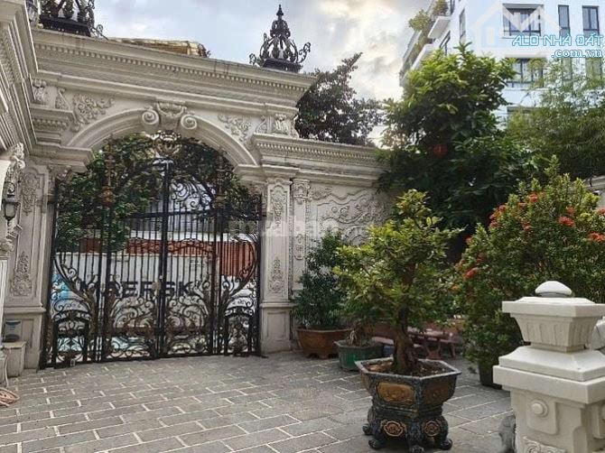 BÁN NHÀ VILLA 3 MẶT TIỀN BÀNH VĂN TRÂN,P7,TÂN BÌNH.11X36.HẦM 4 TẦNG. GIÁ 72 CÒN 66 TỶ TL.