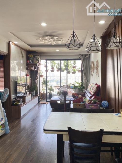 Bán chung cư SDU Trần Phú 67m2, 2 ngủ, 2 vs nhỉnh 3tỷ