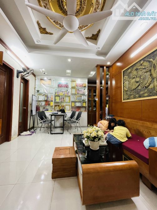 CĂN HỘ CHUNG CƯ TẦNG CAO 57M - TẦNG 31 - GIÁ 3,08 TỶ - FULL NỘI THẤT