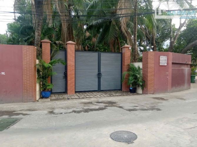 KHU SINH THÁI 4130M² - 3 BIỆT THỰ PHÁP - 1000 MÓN ĐỒ CỔ - TP. DĨ AN