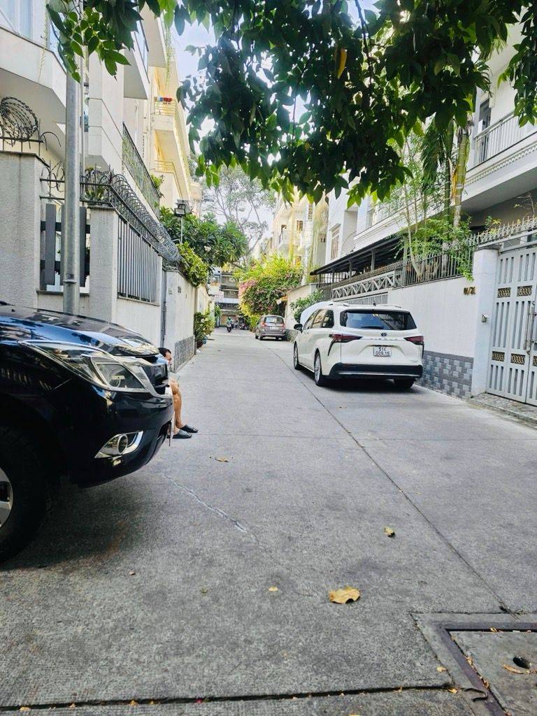BÁN BIỆT THỰ NGUYỄN CHÍ THANH, QUẬN 5, 4 TẦNG MỚI ĐẸP CÓ THANG MÁY, FULL NỘI THẤT CAO CẤP