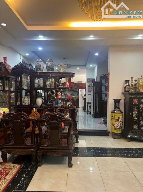 BÁN NHANH BIỆT THỰ LÔ GỐC Đ.43 P TÂN QUY-QUẬN 7-180M2-3TẦNG-KD TỐT- GIÁ HỜ