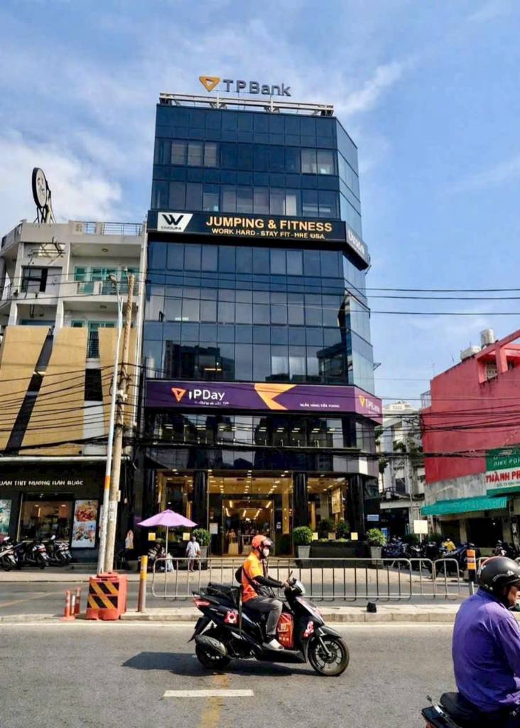 Bán nhà mặt tiền Cộng Hòa Tân Bình, 30x40m CN 1100m2, xây mới hầm 12 tầng, HĐT 300tr/tháng, 200 tỷ