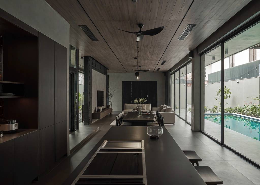Bán căn villa Nguyễn Ư Dĩ ,Thảo Điền Quận 2, 540m2 3 tầng, có hồ bơi, gara oto, thang máy, 135 tỷ