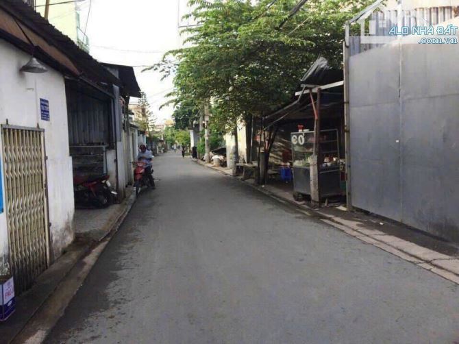 Nhà xưởng hẻm một xẹt thông 8m đường Hương Lộ 2, 9x37m nở hậu 12m tổng diện tích 384m2
