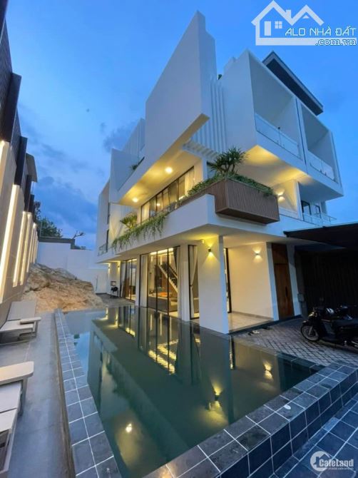 Bán BIỆT THỰ HỒ BƠI - HIỆN ĐẠI SIÊU ĐẸP NGAY GẦN BIỂN BÃI SAU ⭐️ GIÁ CHỈ 25 TỶ ⭐️
